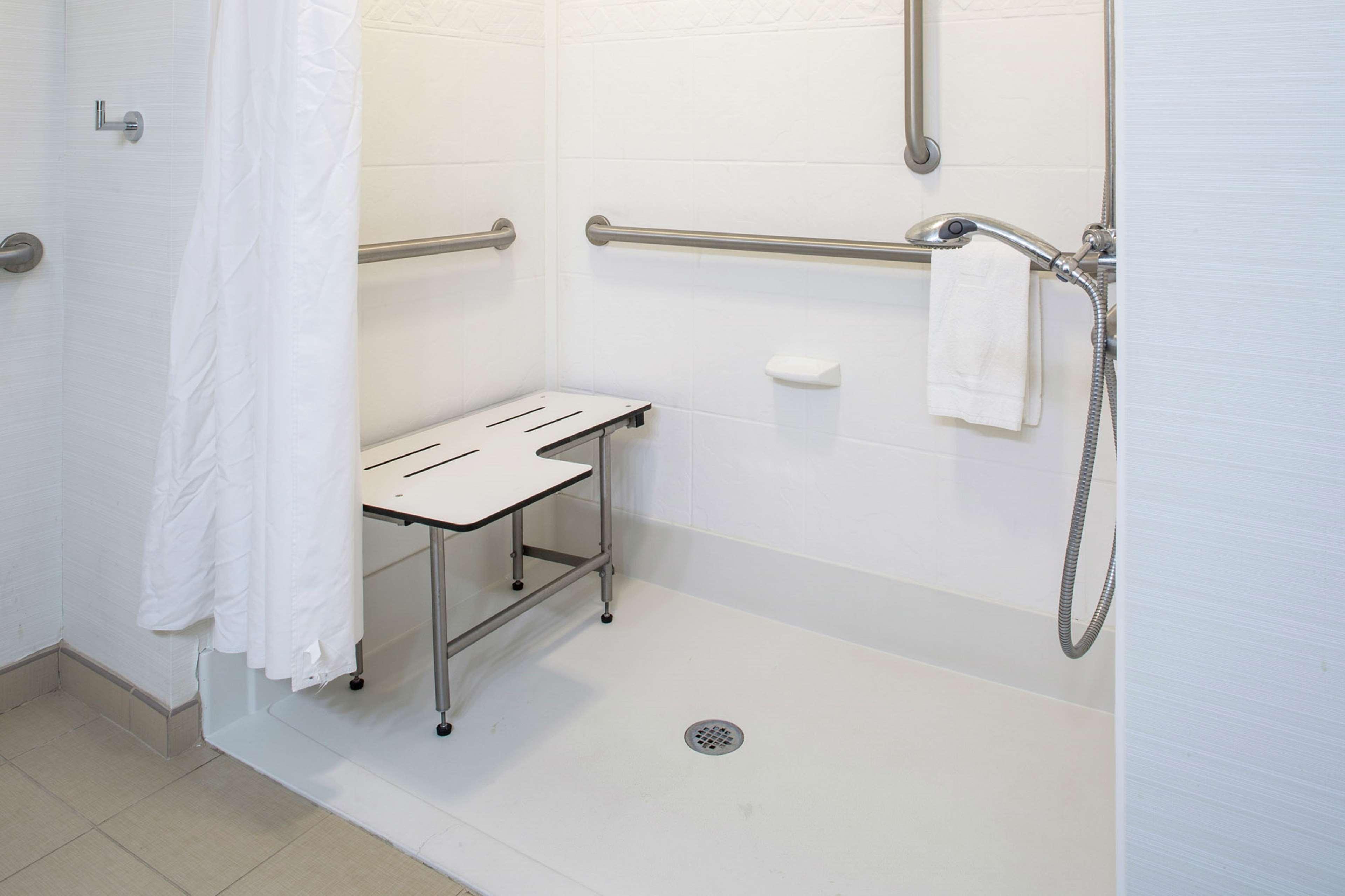 Hampton Inn Limerick Buitenkant foto