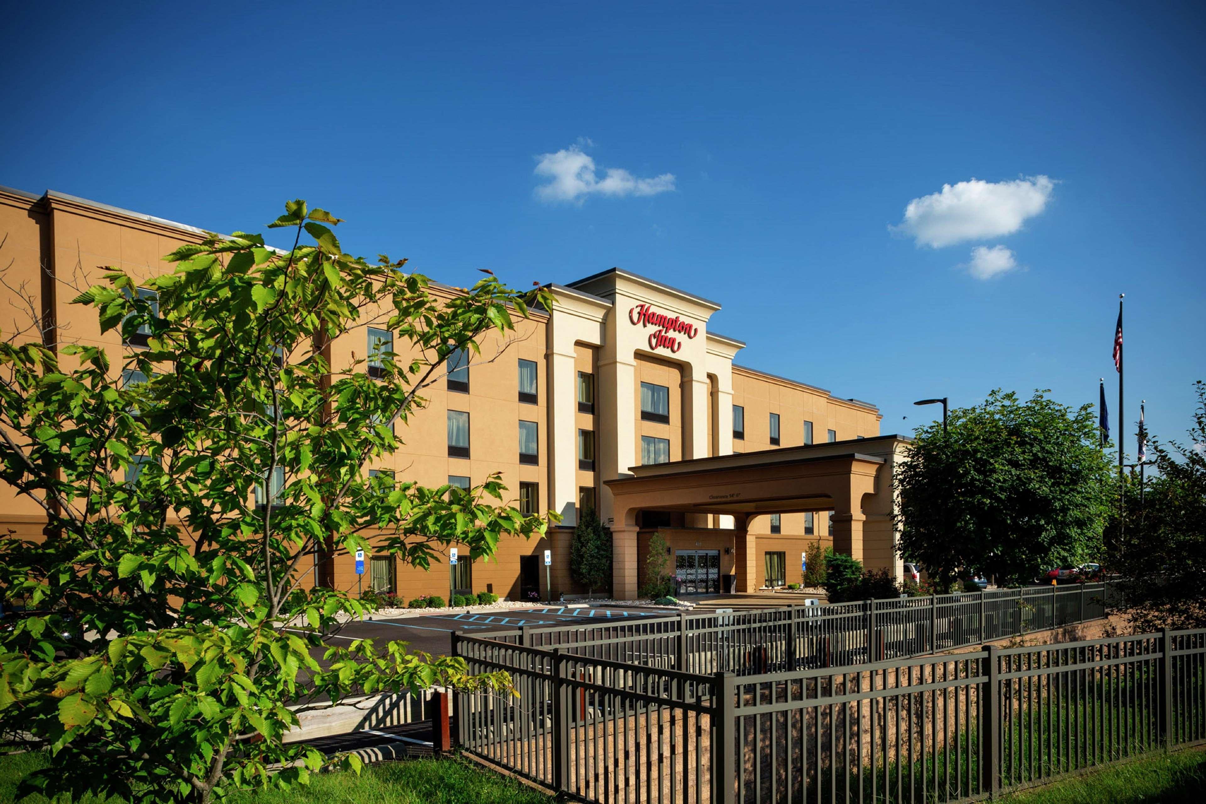 Hampton Inn Limerick Buitenkant foto