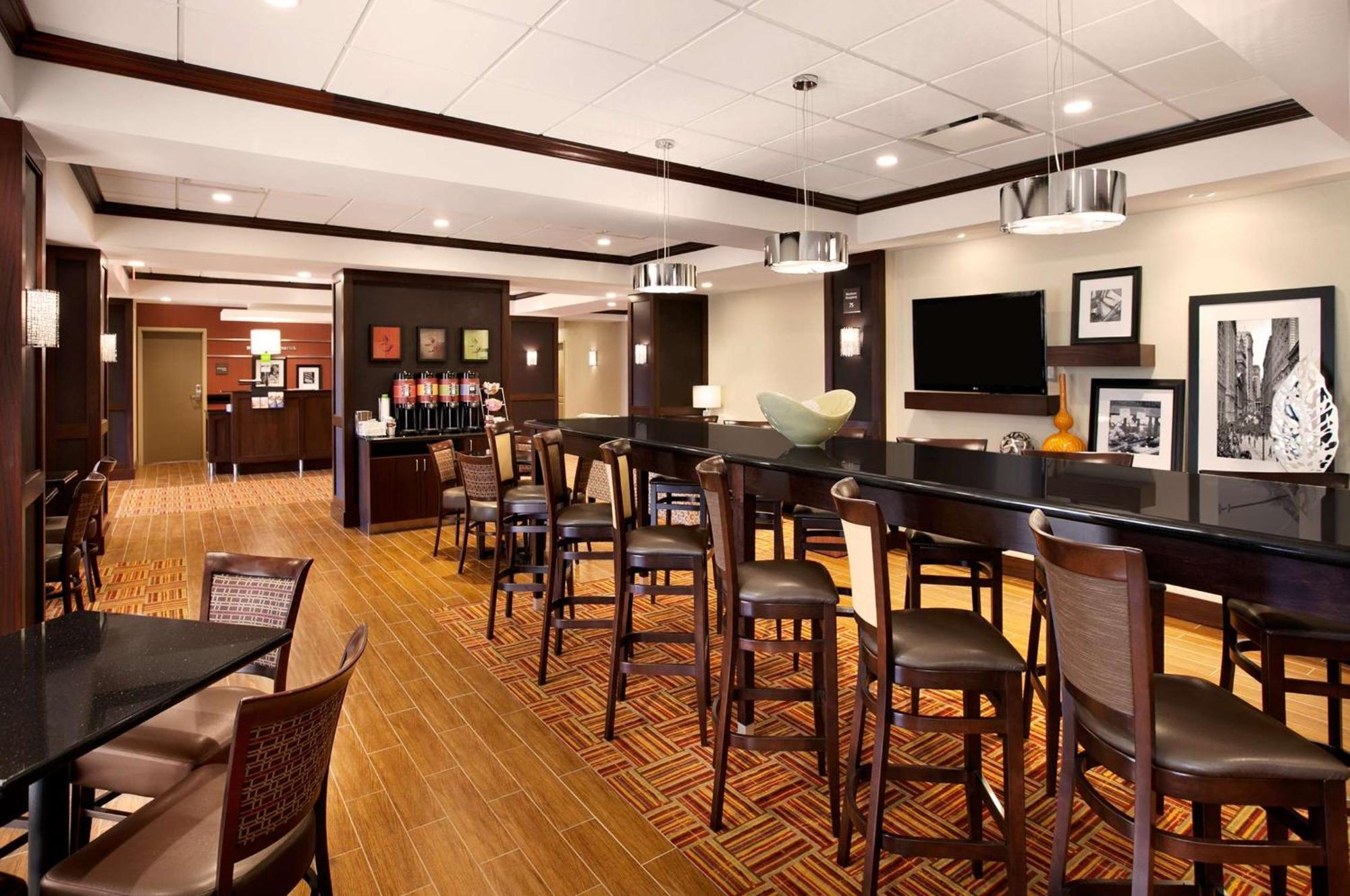 Hampton Inn Limerick Buitenkant foto